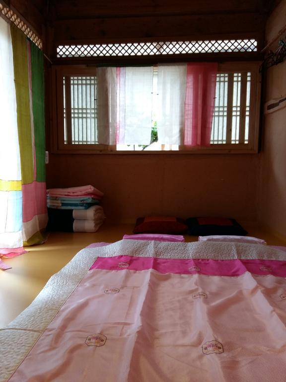 Dalbbit Hyang Hotel Csondzsu Szoba fotó